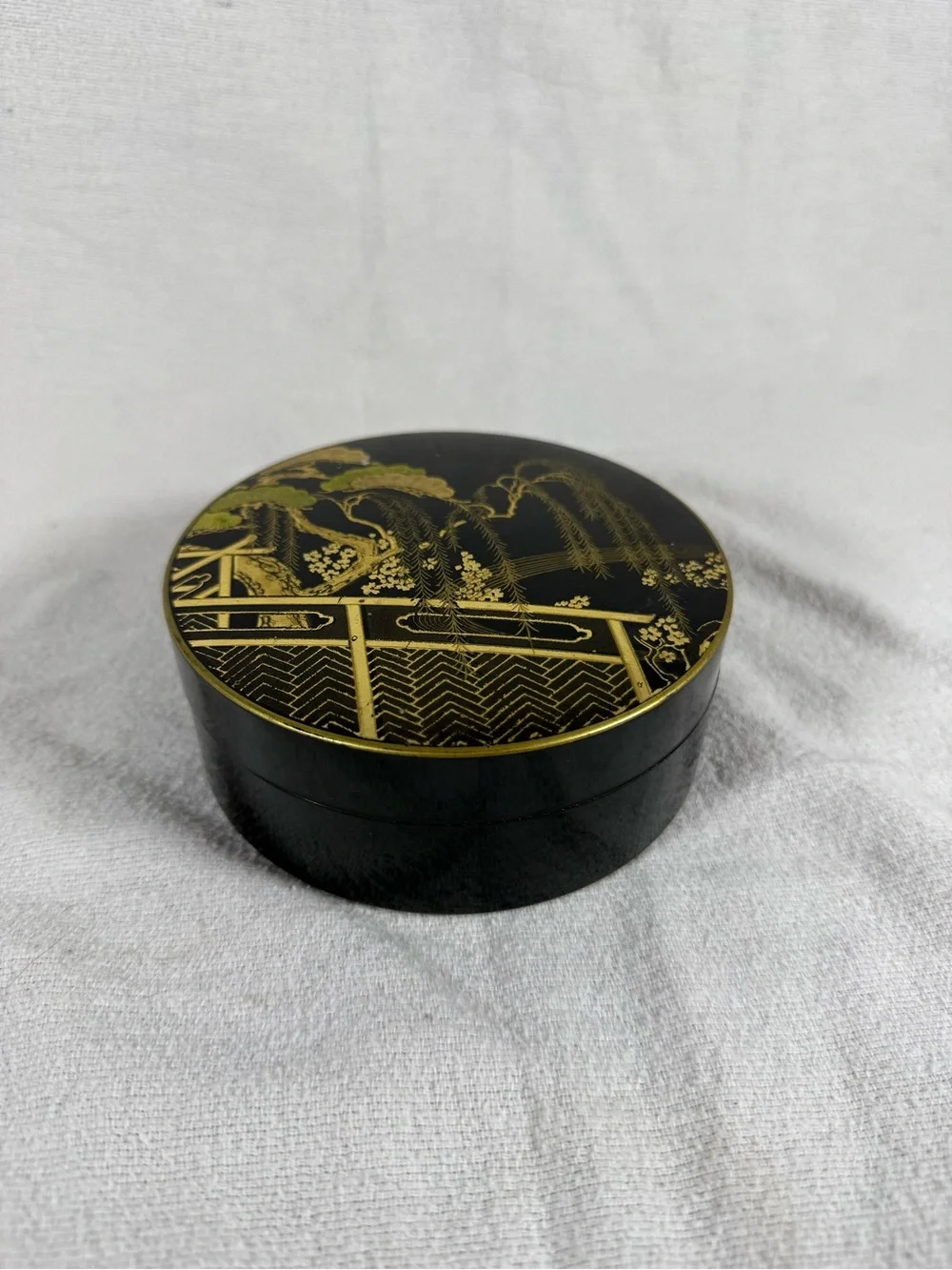 Vintage Japanese Black and Gold Decorative Lacquer 6 Coasters with Storage Box